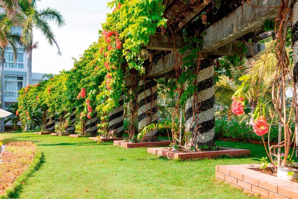 Saigon - Ninh Chu Hotel & Resort Phan Rang Exteriör bild